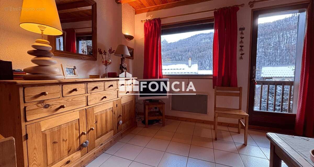 Appartement à LA SALLE-LES-ALPES