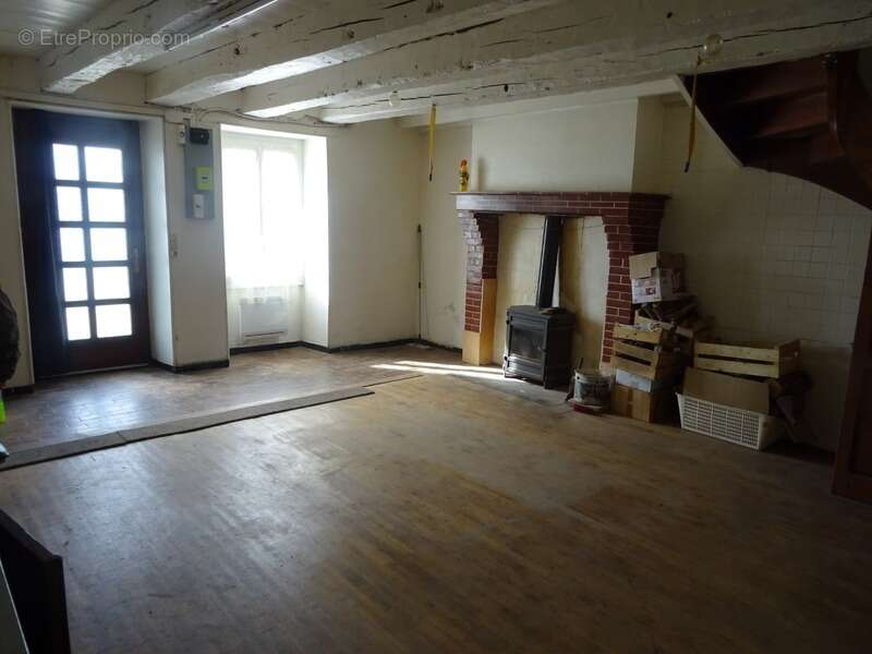 Maison à CHERVES-CHATELARS