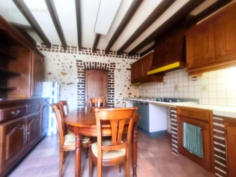 Maison à LA VILLE-AUX-CLERCS