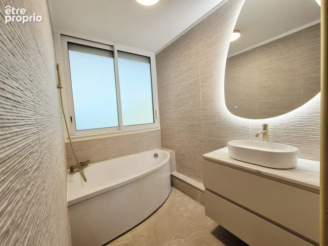 Grand T4 secteur ponant en rez-de-jardin. - photo 12