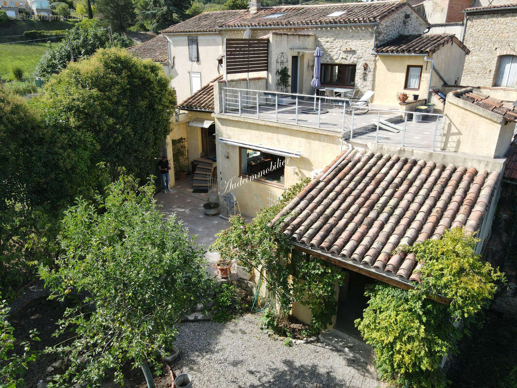 Maison avec jardin et terrasses - photo 3
