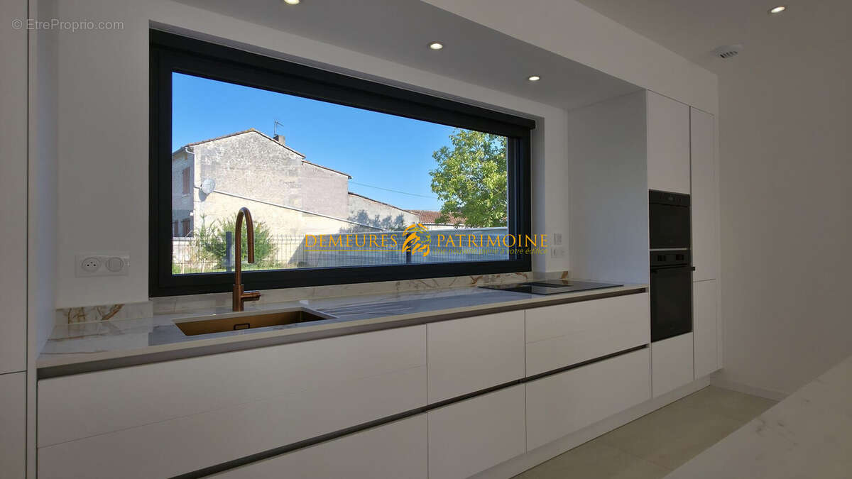 Maison à TROIS-PALIS