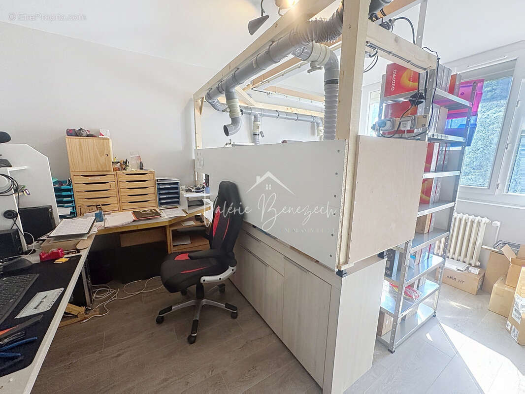Appartement T4 rénové avec terrasse et garage - photo 16