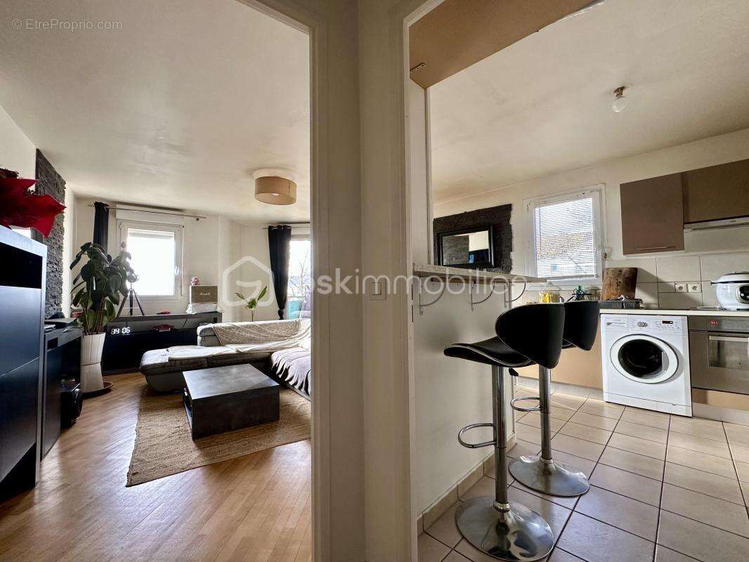 Appartement à SAVIGNY-LE-TEMPLE