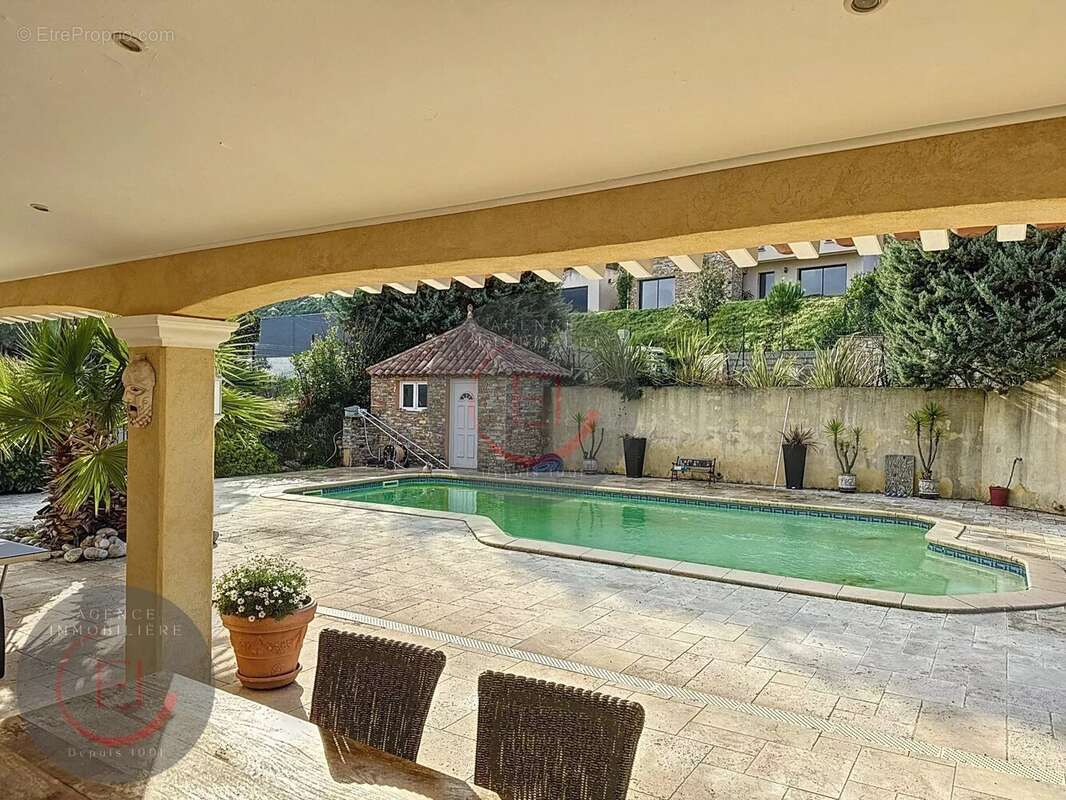 Maison à LES ADRETS-DE-L&#039;ESTEREL