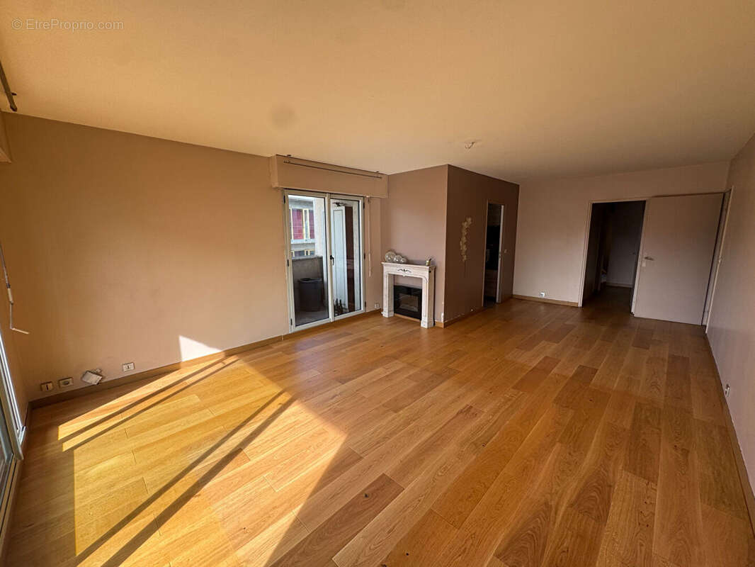 Appartement à PARIS-19E