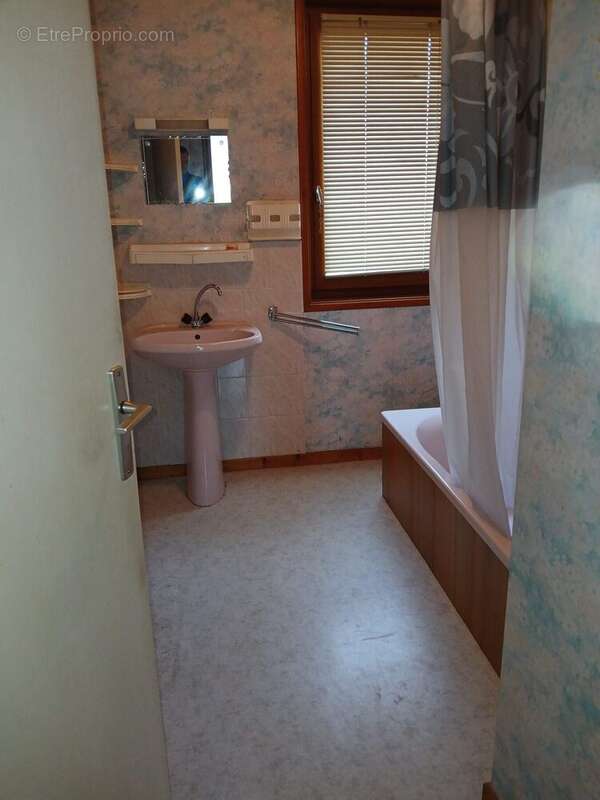 Maison 130 m² à Vorey  - photo 8