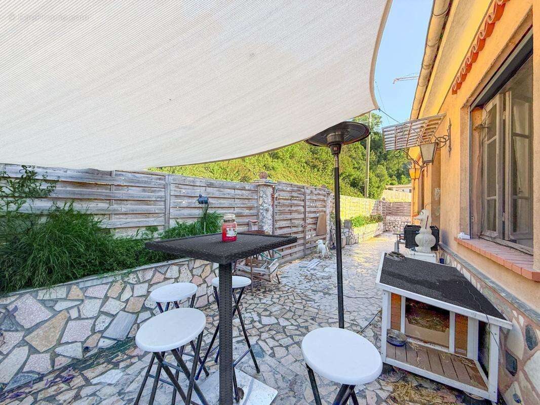 Maison à DRAP
