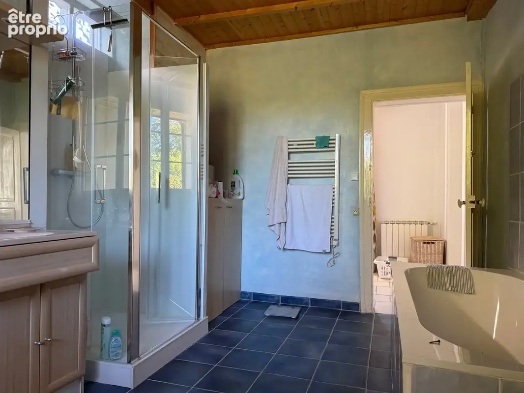 Auv 1234 : Maison rénovée avec jardin et garage à Marcillat, 641m2 - photo 48