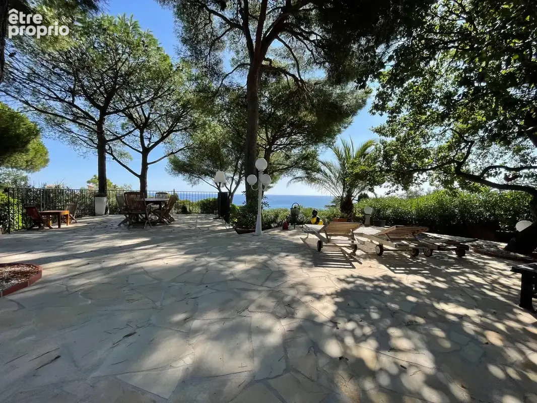 Demeure d’Exception à Sainte-Maxime : Luxe, Vue Mer & Accès Direct à La Plage - photo 4