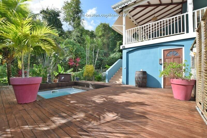 Maison à LES TROIS-ILETS