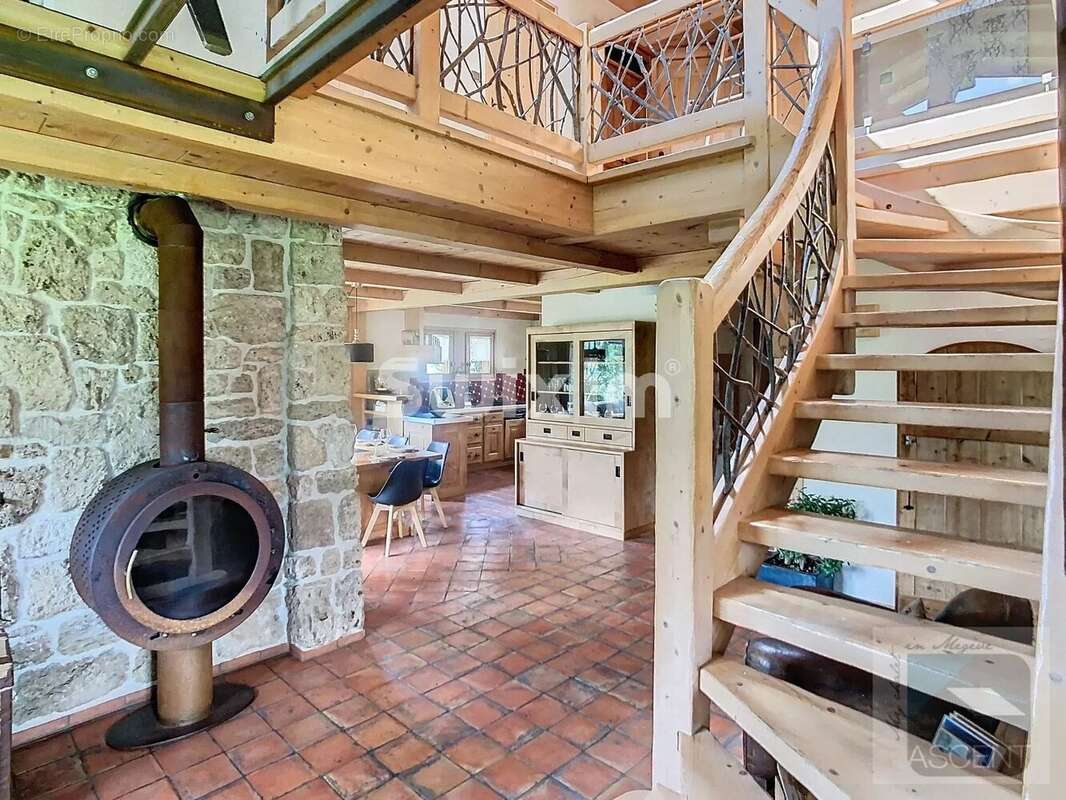 Chalet à vendre au Villard à Megève. - photo 9