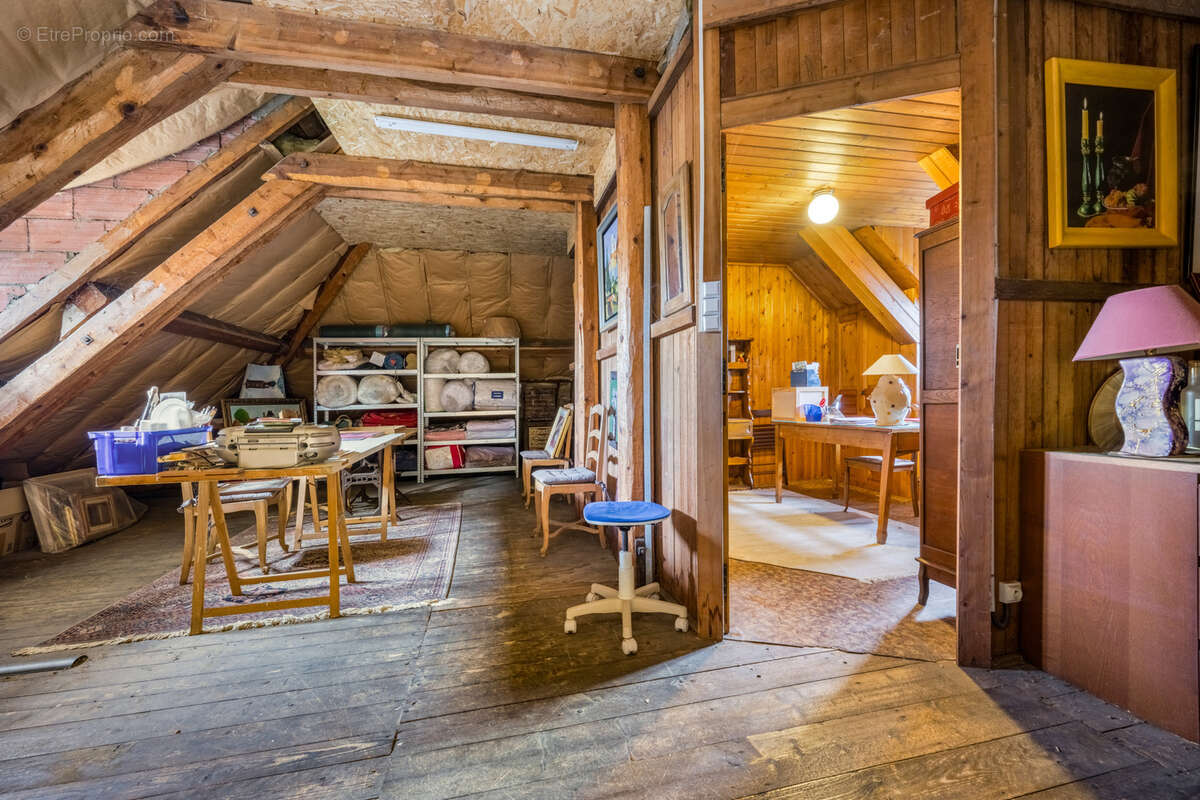 Maison à LIMAS