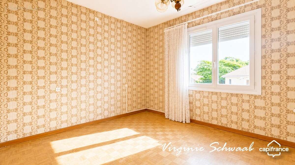 PUYOO (64)Maison familiale - 137 m2 - 6 chambres - sous-sol - 2 600 m2 de terrain clos - photo 8