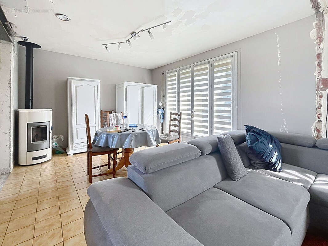 Maison à SAINT-GEORGES-DU-VIEVRE