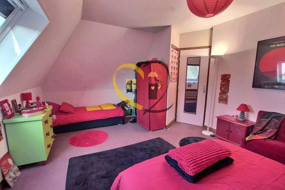 Maison à LA CHAPELLE-D&#039;ANGILLON