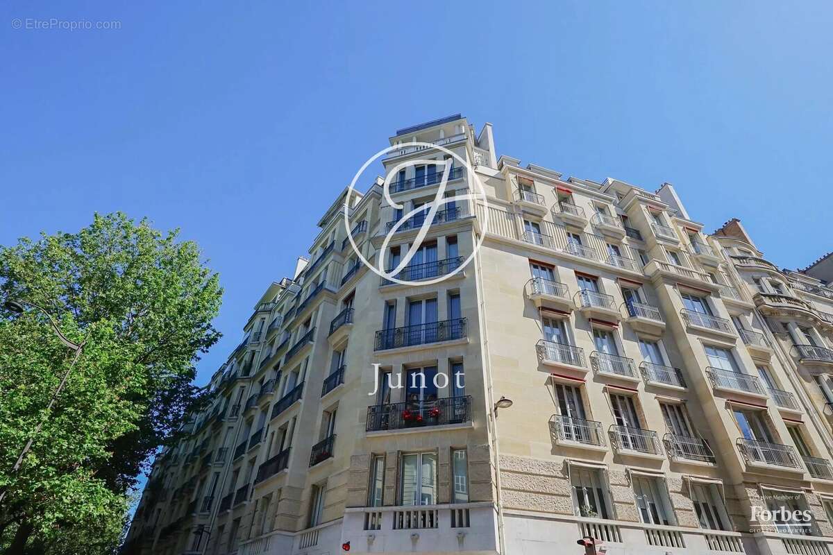 Appartement à PARIS-7E