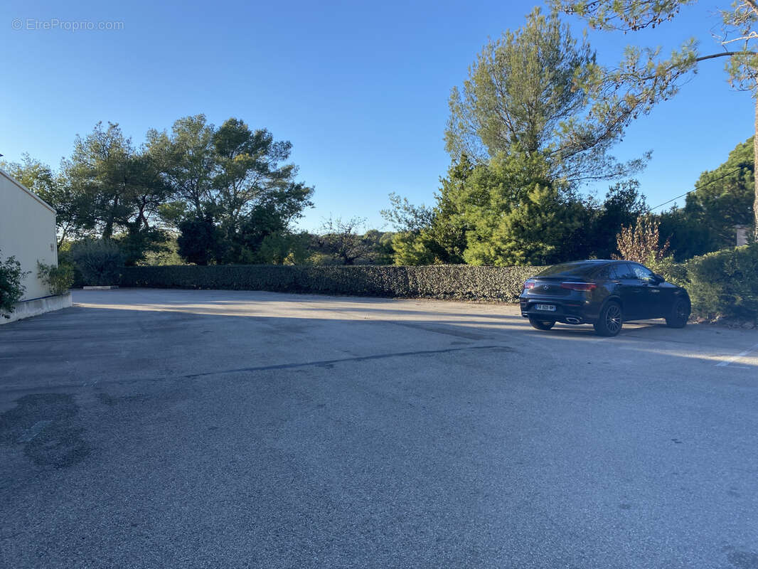 Commerce à ROQUEBRUNE-SUR-ARGENS