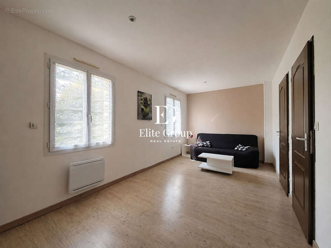 A vendre maison de 107 m² 5 pièces à Chazelles - photo 6