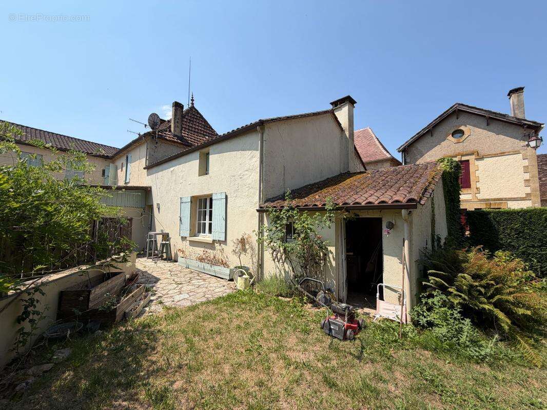 Jolie maison de village ayant conservé tout son caractère authentique - photo 15