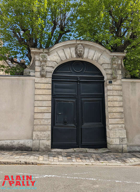 Maison de Maître centre ville - photo 13