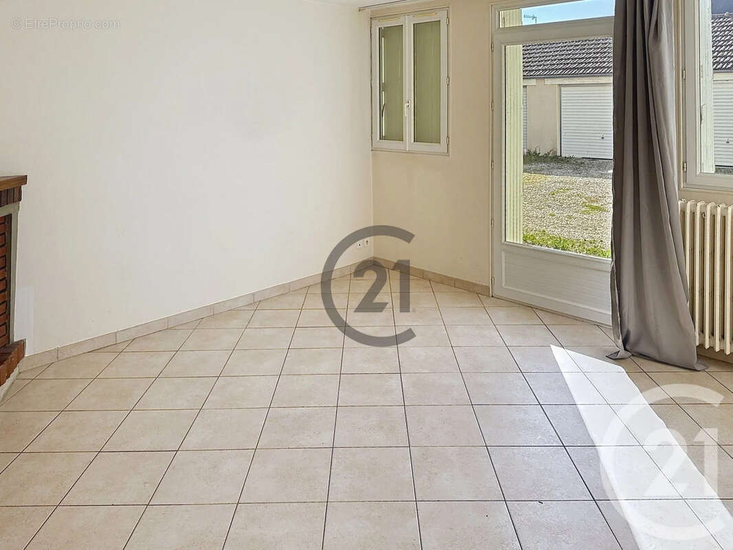 Appartement 84 m² à Auxerre  - photo 2