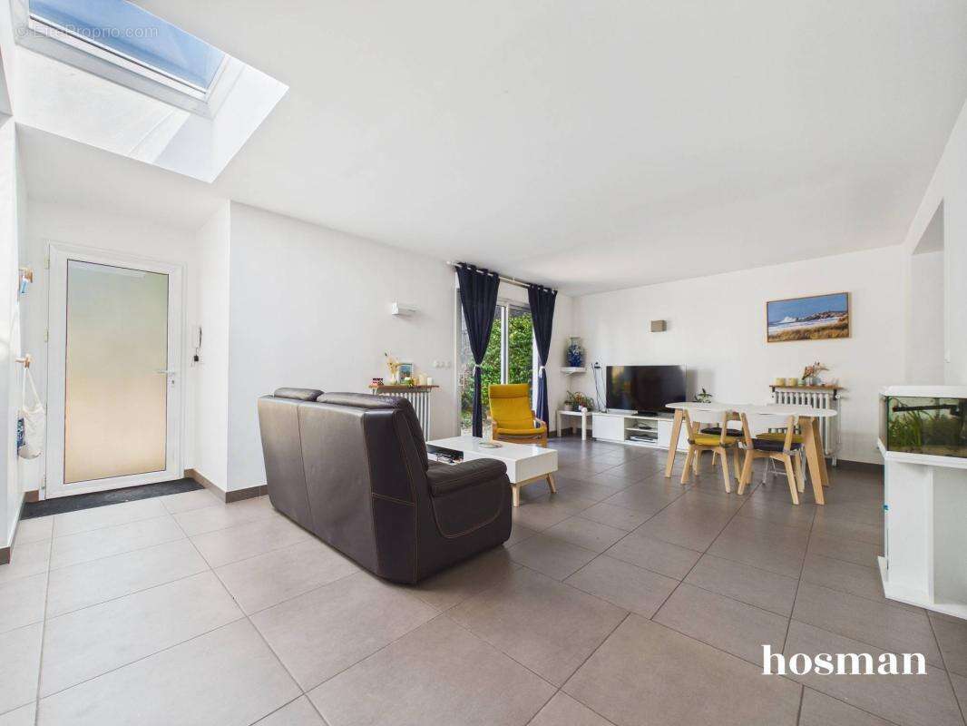 Ravissante maison traversante et lumineuse de 110 m2 habitables (116 m2 au sol) au calme en second rideau avec jardin et 2 dépen - photo 4