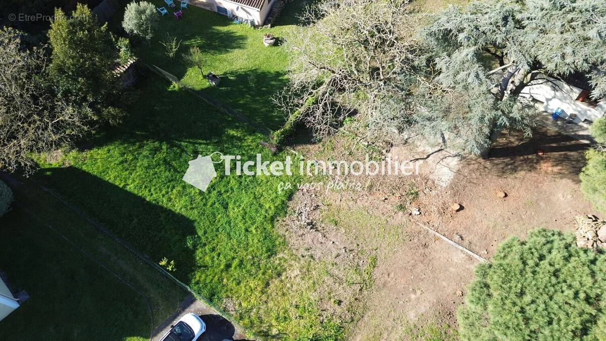 Terrain à SAINT-JEAN