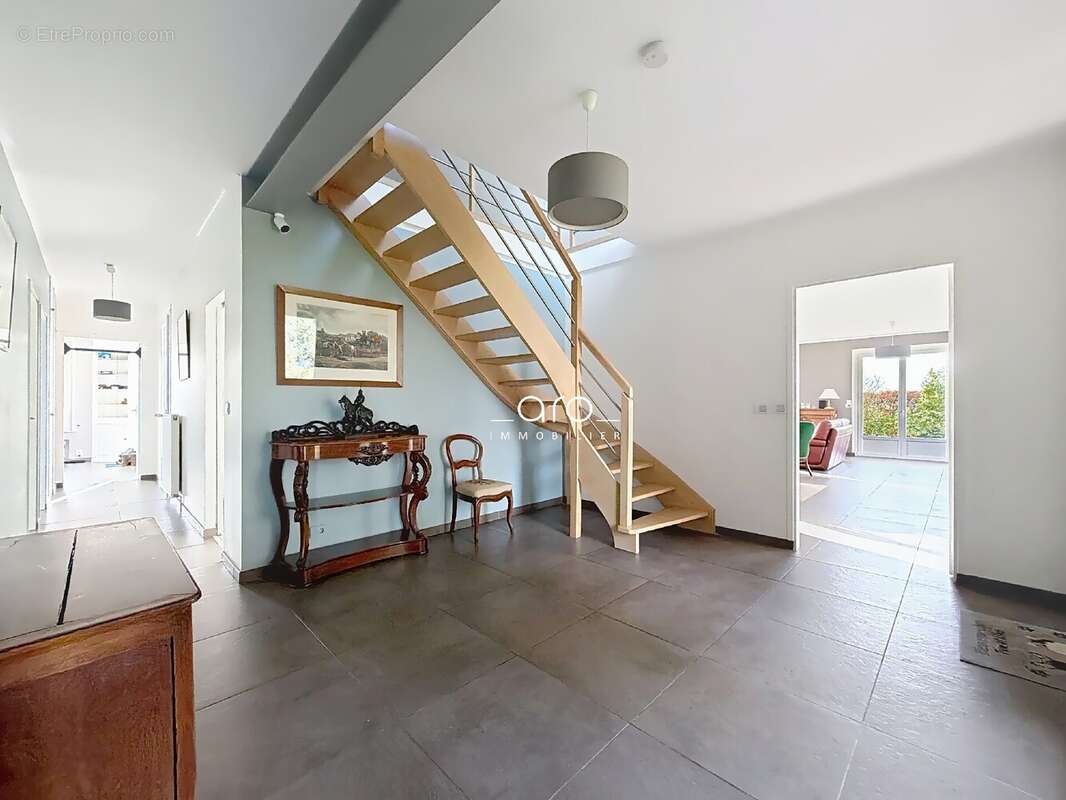 Maison 225 m² à Genech  - photo 2