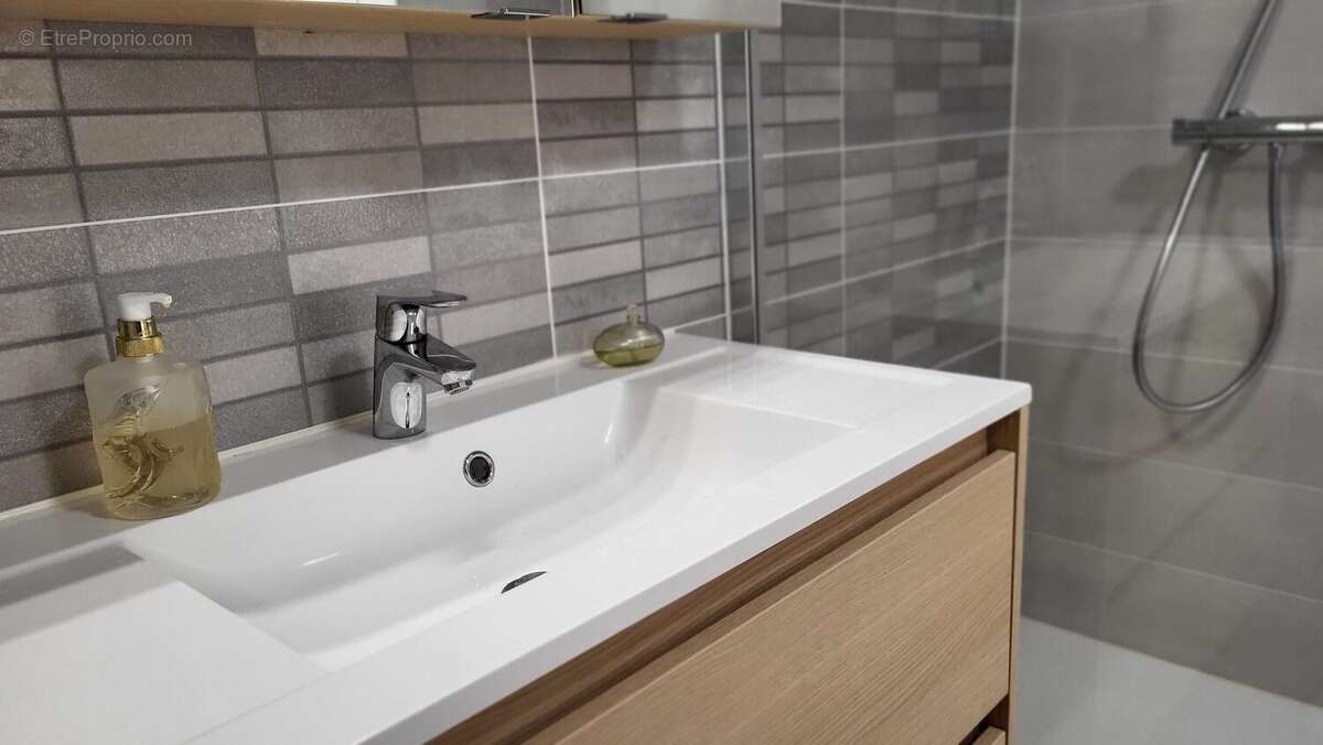 Appartement à LES CLAYES-SOUS-BOIS