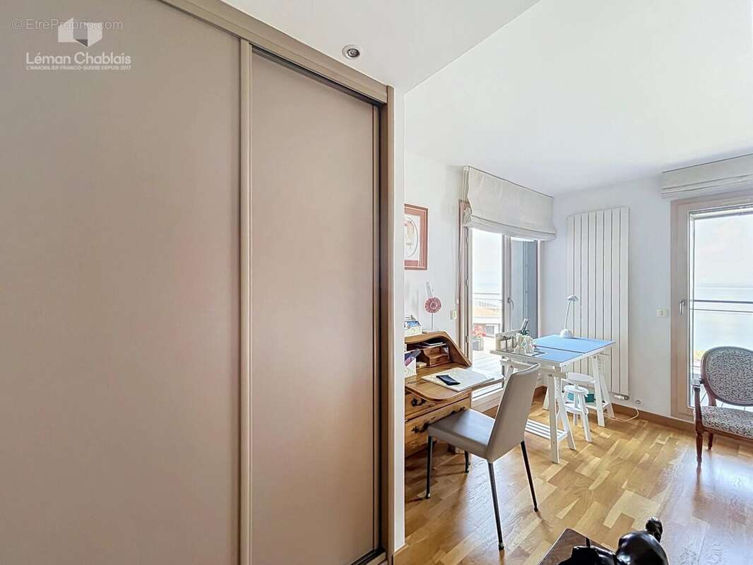 Evian-les-bains. t4 en attique - photo 8
