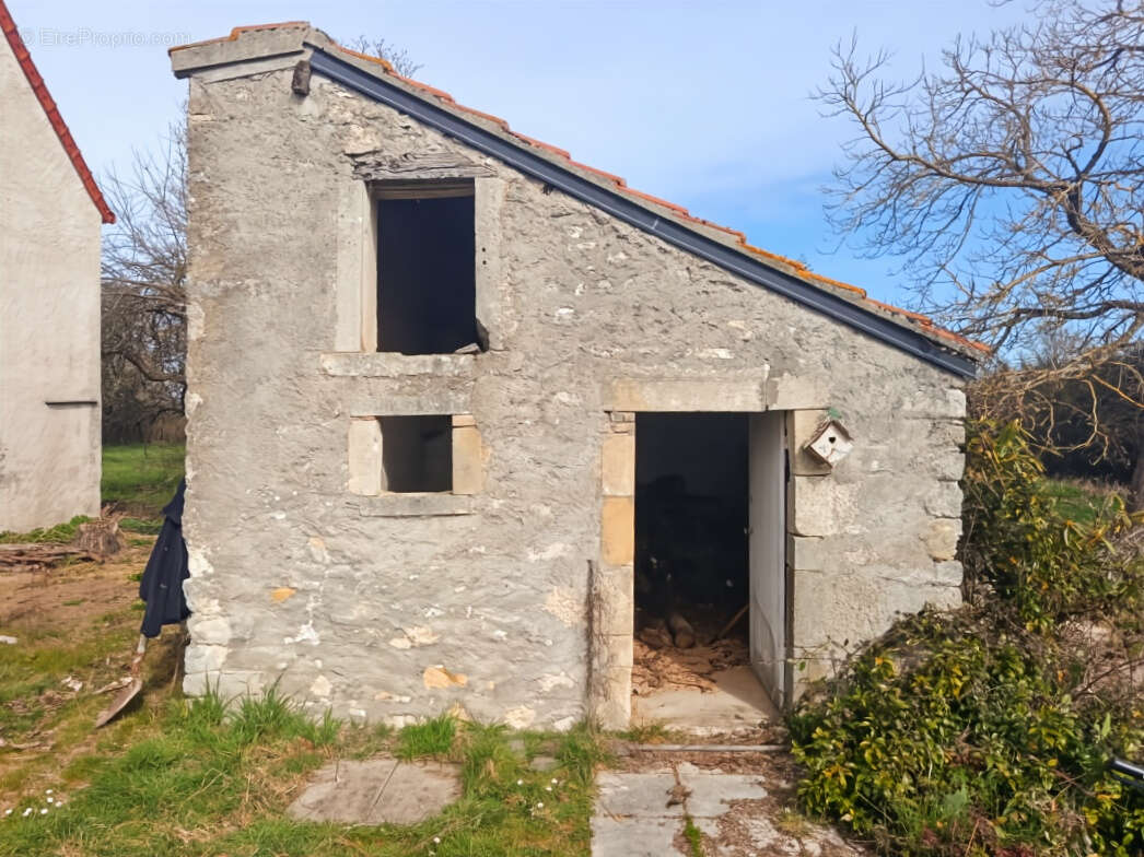 Maison à VICQ-EXEMPLET