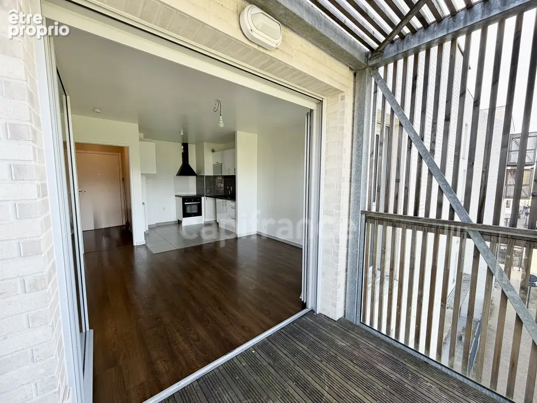 À vendre – Appartement 2 pièces dernier étage avec balcon, parking et prestations impeccables – Cergy - photo 2