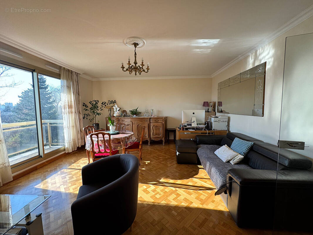 Appartement à ENGHIEN-LES-BAINS