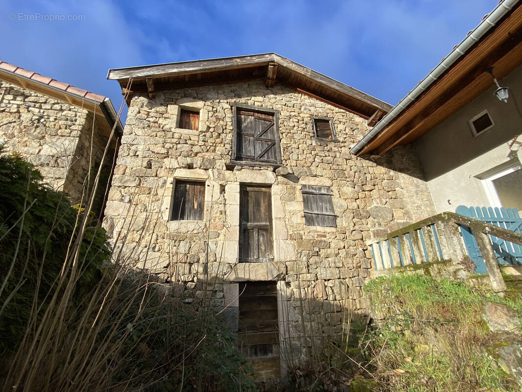 Maison à SAINT-JULIEN-VOCANCE