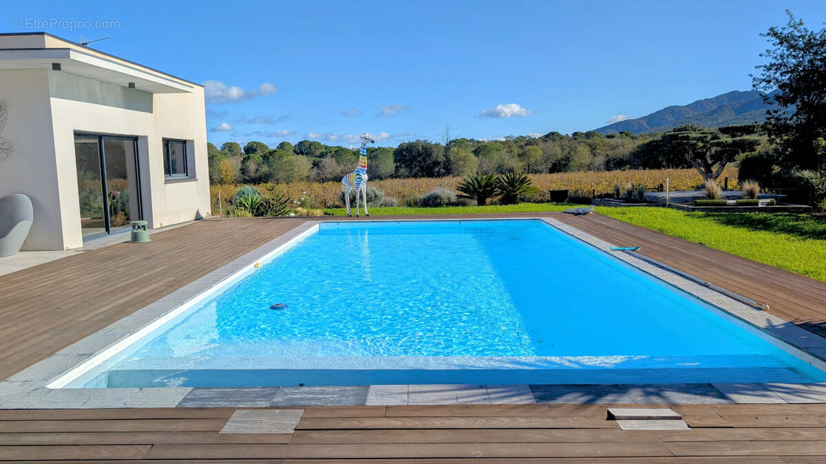 Maison à LAROQUE-DES-ALBERES