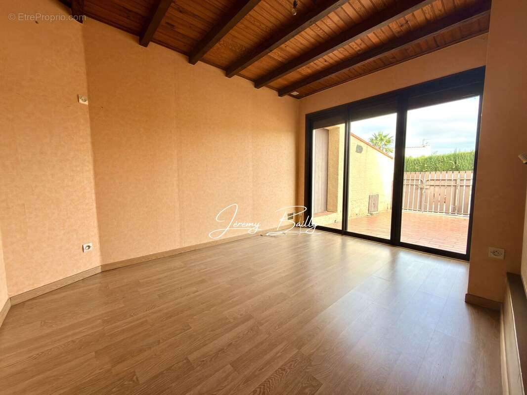 Maison à SAINT-ESTEVE