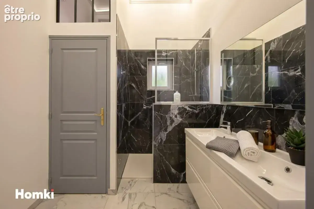 MIRIBEL — L'Alliance du Charme du XIXᵉ et du Contemporain 235 m² habitables — Jardin arboré & Piscine - photo 6