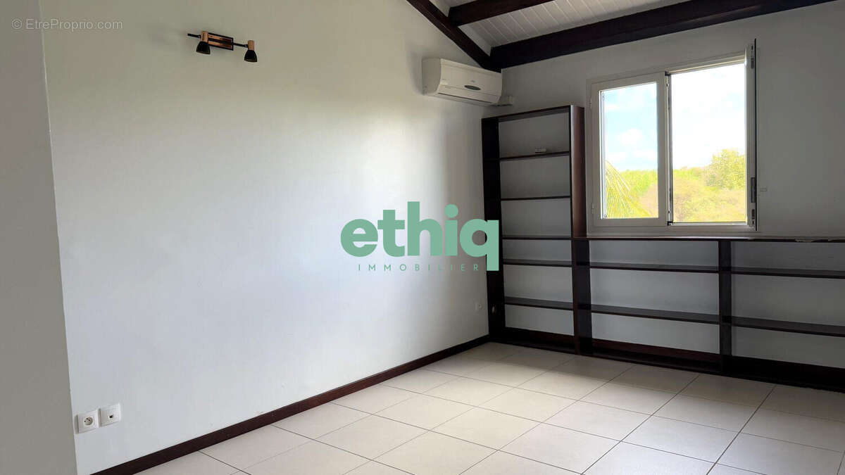 Appartement 60 m² à Le Gosier  - photo 8