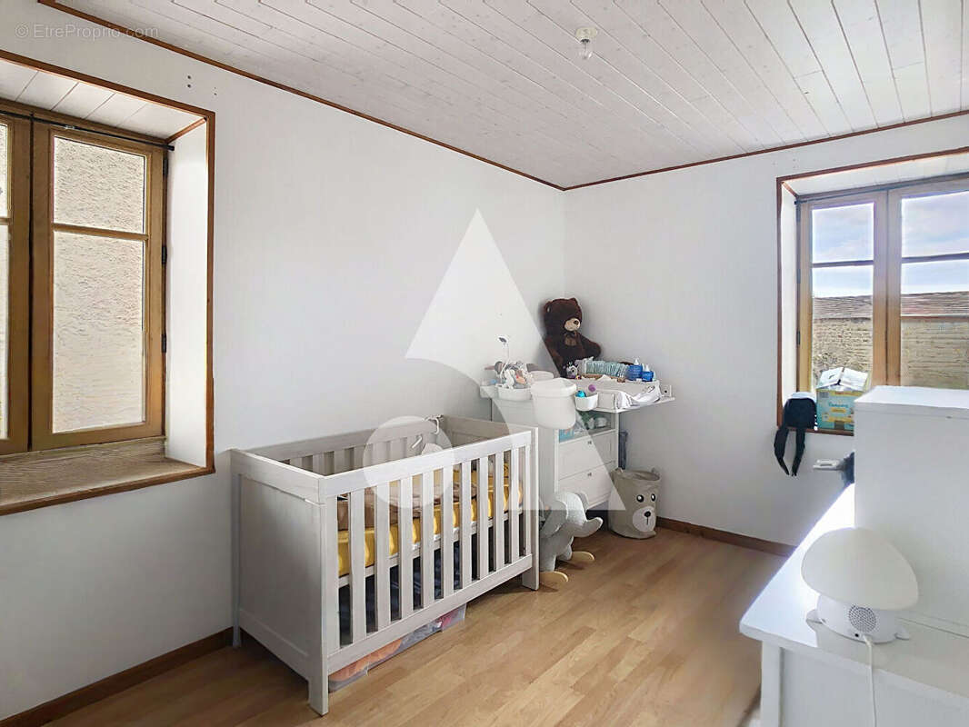 Appartement à LARAJASSE