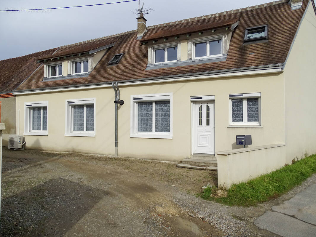 Maison à CHATRES-SUR-CHER