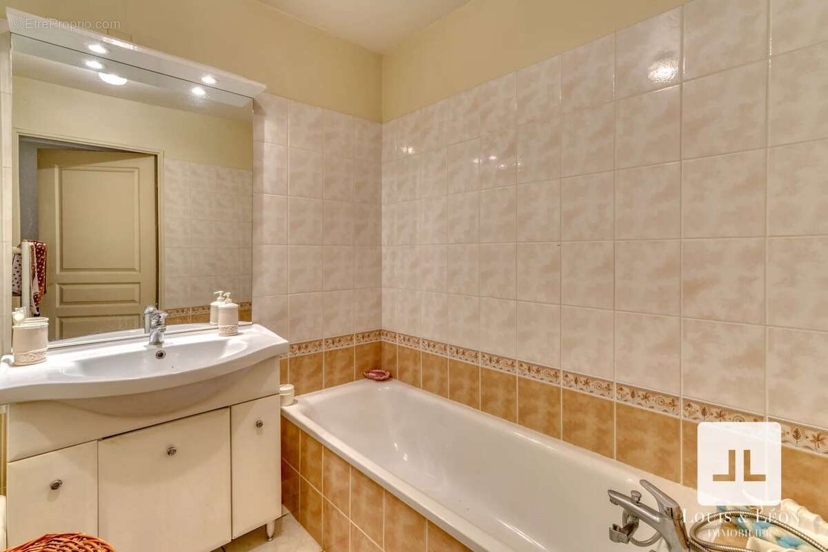 Appartement à ANSE