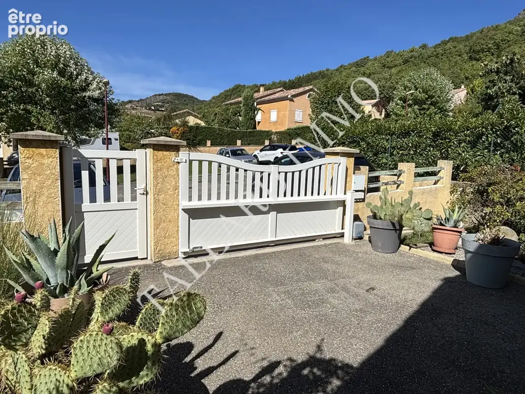 La Saulce, villa de plain-pied, T 4 + garage sur terrain 781 m2. - photo 44