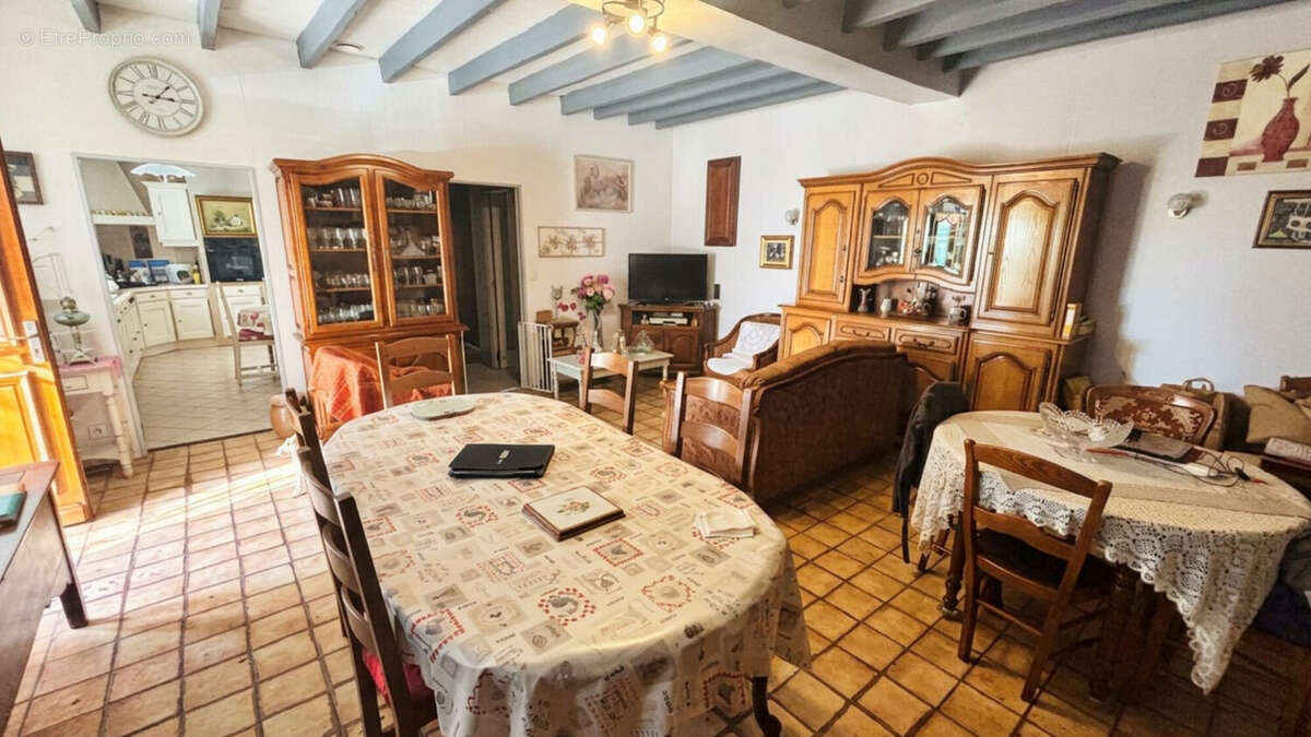 Maison 110 m² à Le Bourgneuf-La-Foret  - photo 6