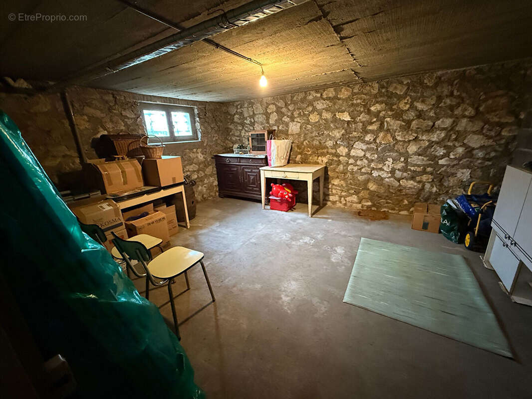 Maison à SAINT-JEAN-DE-BRAYE