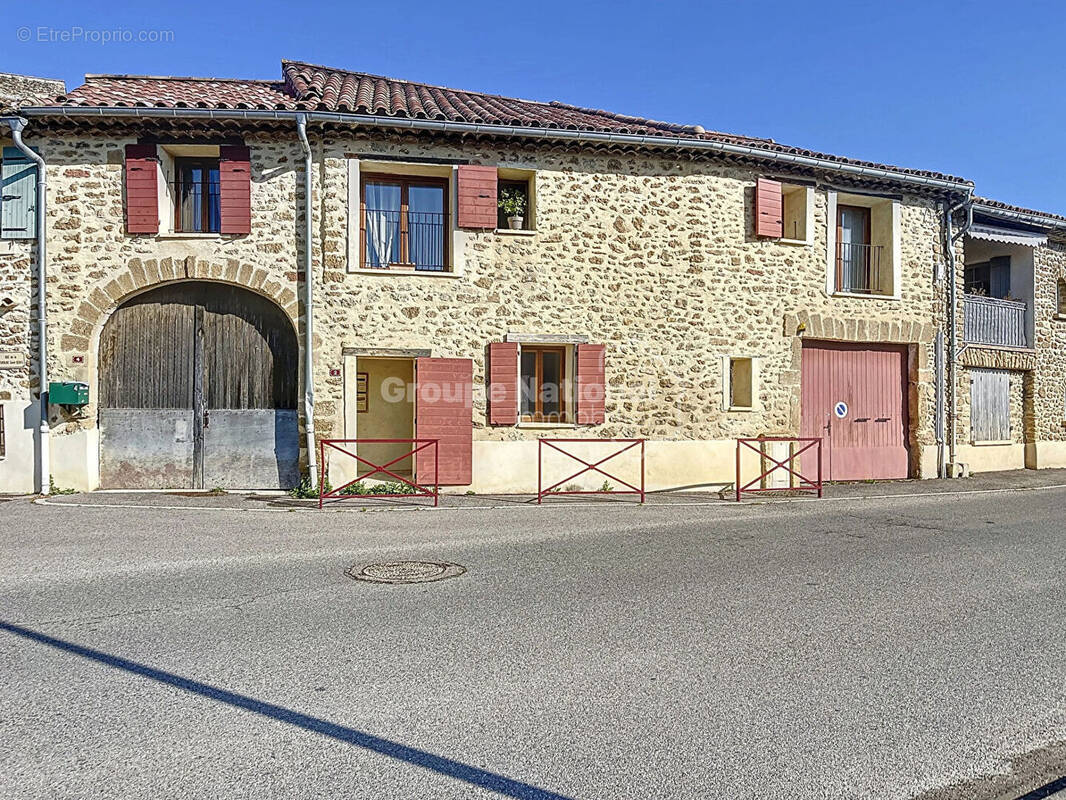 Appartement à ROCHEGUDE