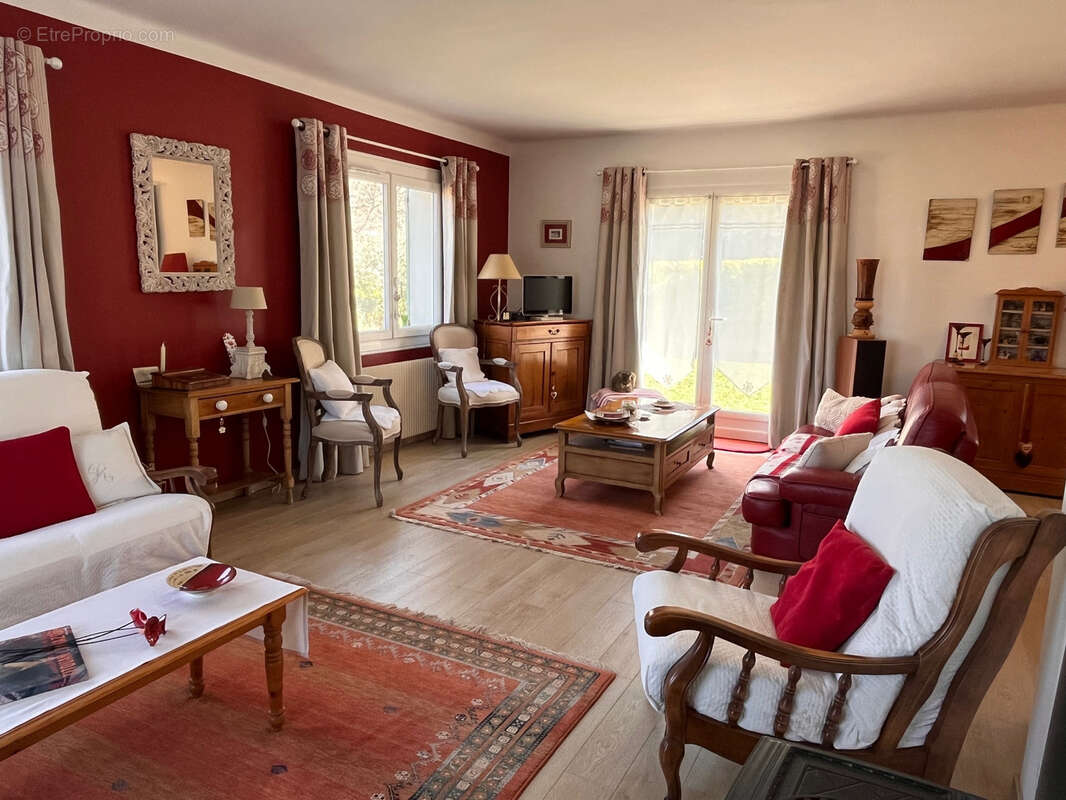 Maison à SAINT-VALLIER-DE-THIEY