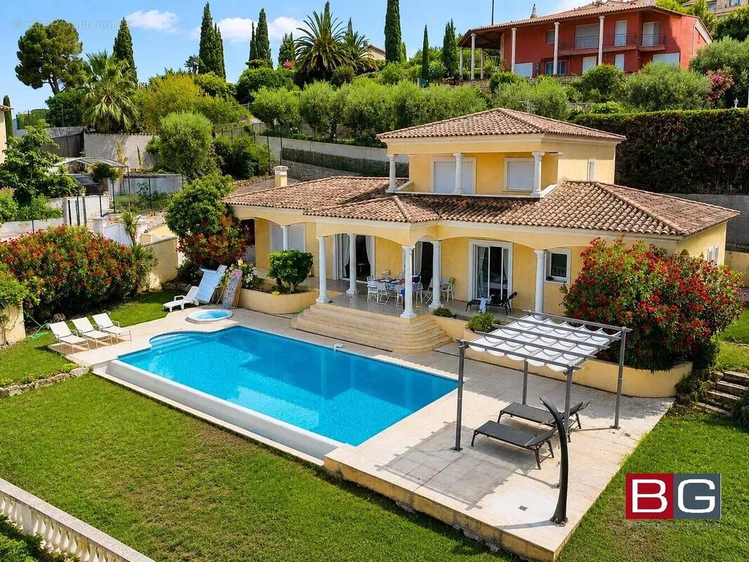 Maison à VALLAURIS