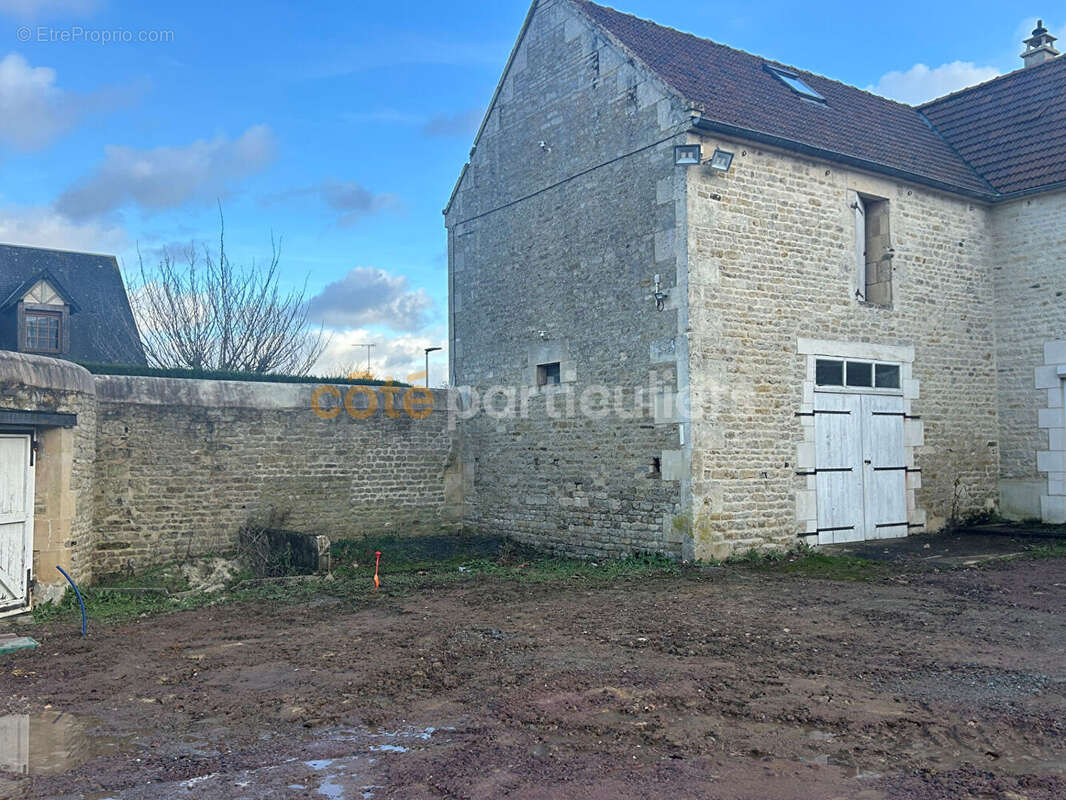Maison à GRAINVILLE-SUR-ODON