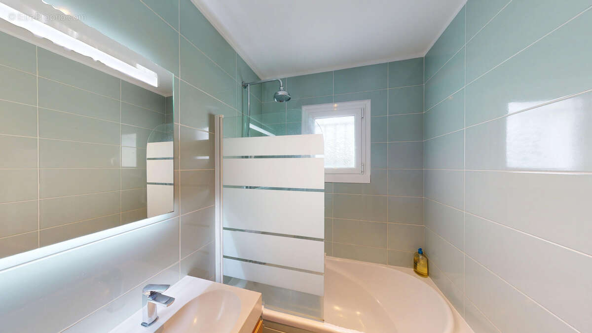 Maison à VILLENAVE-D'ORNON